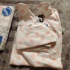 Gerber Other - Hat pants and 10 washcloths set Gerber Other - Hat pants and 10 washcloths set